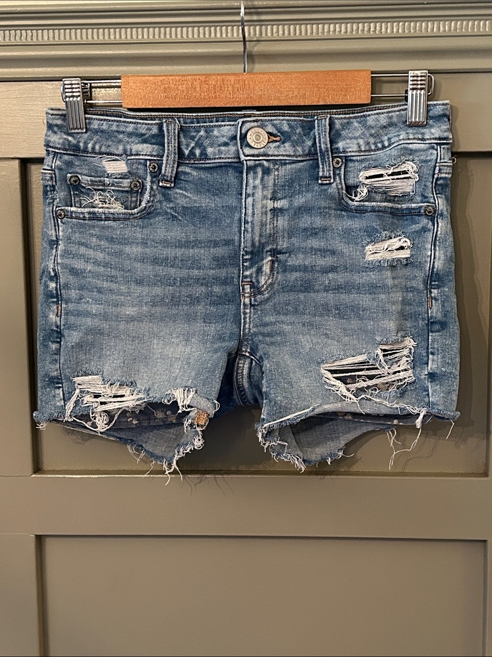 American Eagle Midi Shorts Next Level Stretch Distressed Frayed Size 6